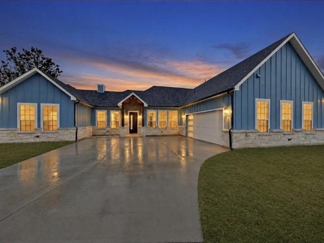 House for sale in Henderson, Texas