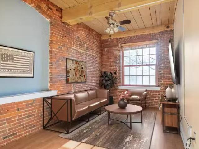 Condo for sale in Manchester