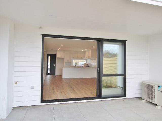 Townhouse for rent in Whangaparaoa