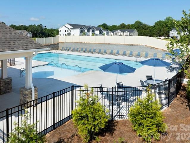 Townhouse for sale in Clover, South Carolina