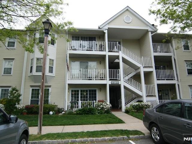 Condo for sale in Mahwah, New Jersey