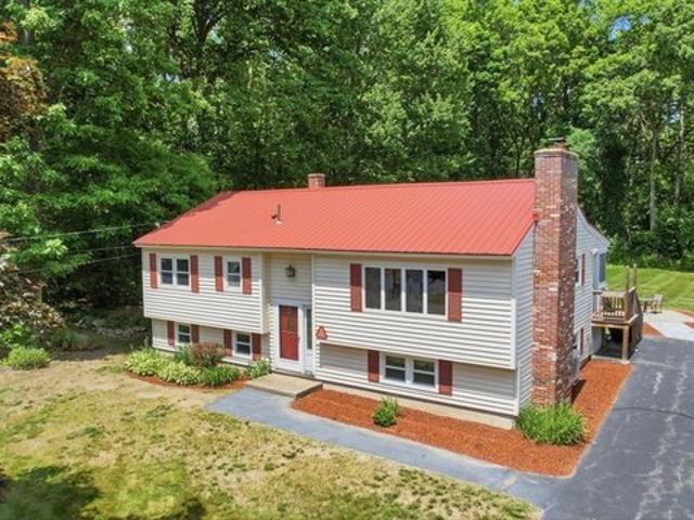House for sale in Dracut, Massachusetts