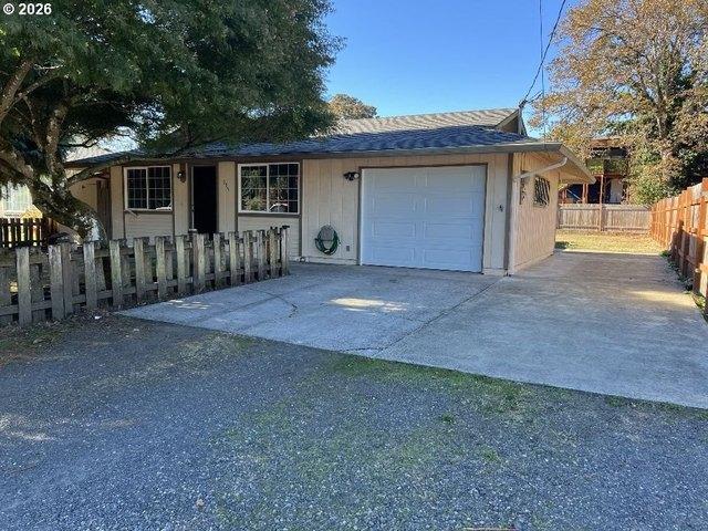 House for sale in Saint Helens, Columbia County