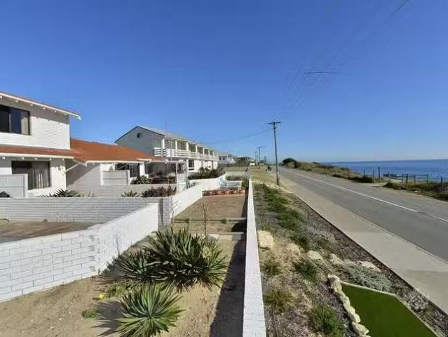 Apartment for rent in Halls Head