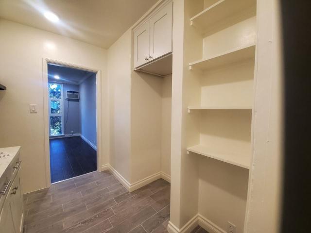 Apartment for rent in Canoga Park, California