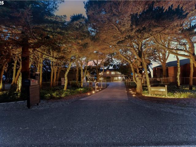 House for sale in Gold Beach