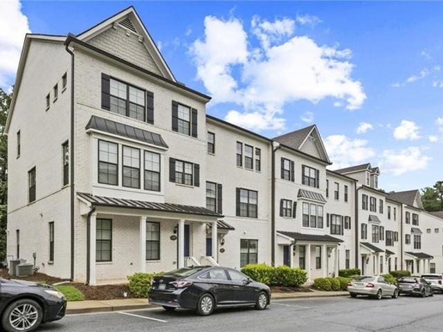 Townhouse for sale in Duluth, Georgia