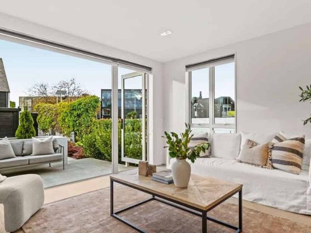 Townhouse for rent in Heathcote, Canterbury
