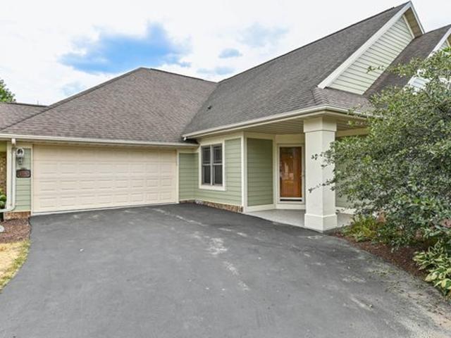 Condo for sale in Franklin, Wisconsin