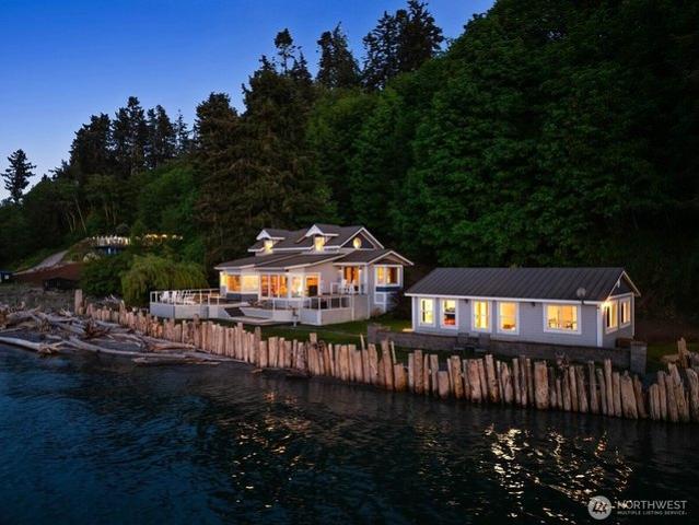 House for sale in Oak Harbor, Washington