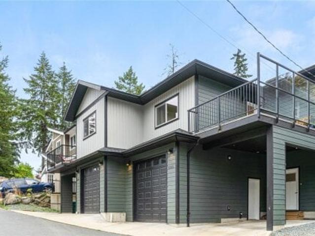 Duplex for sale in Nanaimo, British Columbia