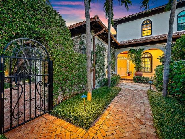 Townhouse for sale in Palm Beach, Florida