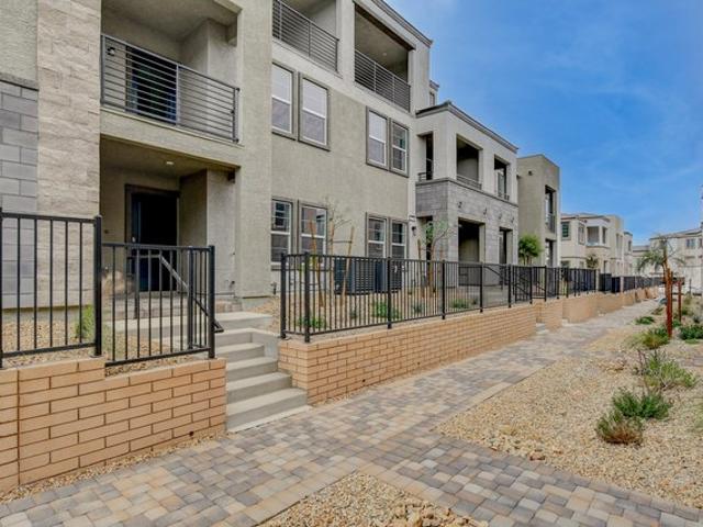Townhouse for sale in Henderson, Nevada