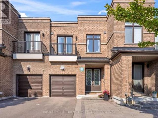 House for sale in Aurora, Golden Horseshoe