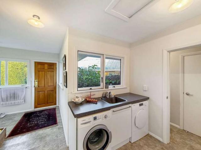 House for rent in Chaslands, Canterbury