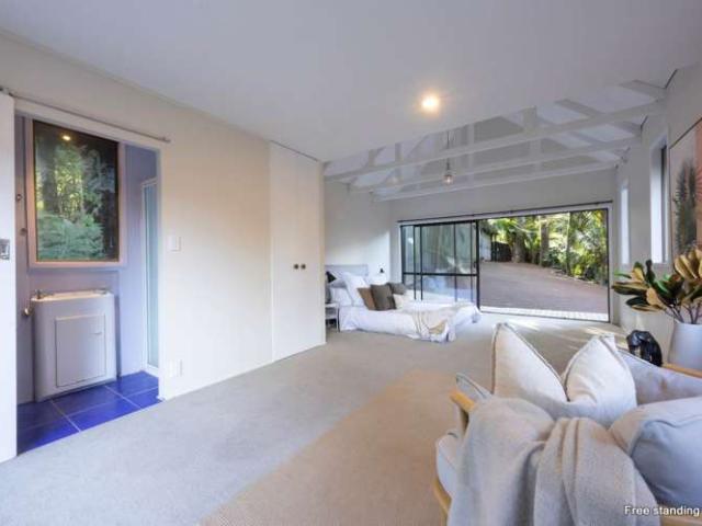 House for sale in Oratia