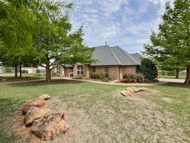 House for sale in Piedmont, Oklahoma