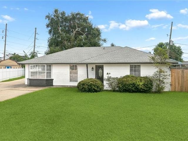 House for sale in Destrehan