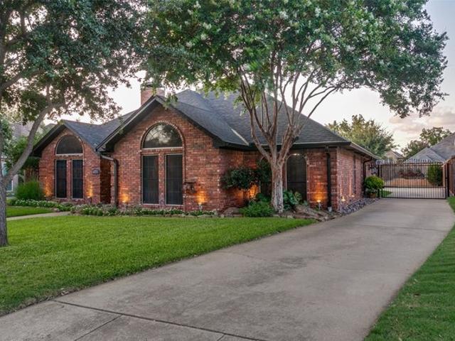 House for sale in Hurst, Texas