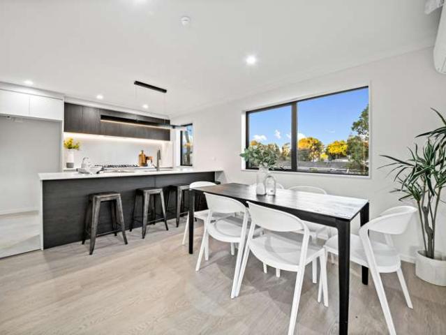 Townhouse for sale in New Lynn, Oroua County