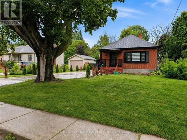 House for sale in Woodstock, Ontario