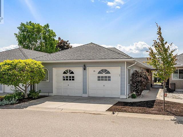 Condo for sale in Winfield, British Columbia