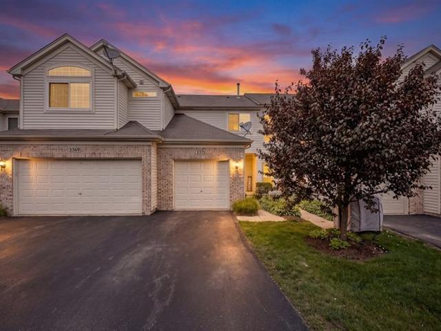 Condo for sale in Carpentersville, Illinois
