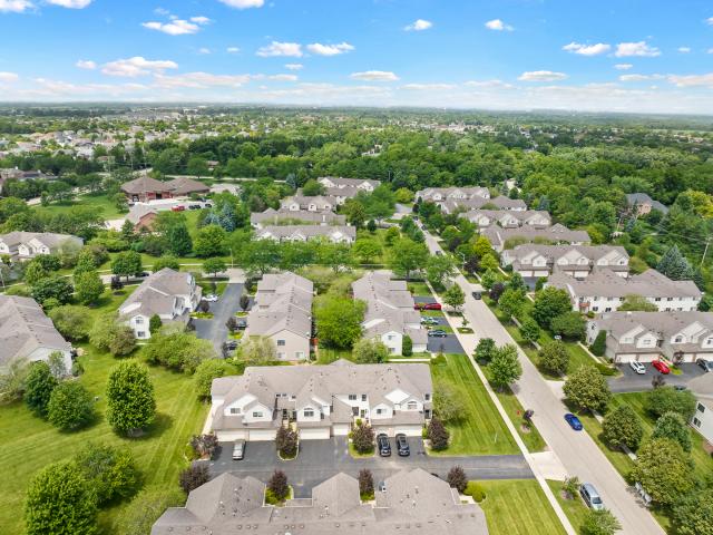 Condo for sale in Carpentersville, Illinois