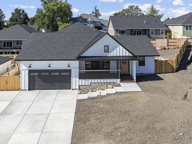 House for sale in Oregonia