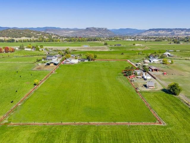 House for sale in Central Point, Oregon