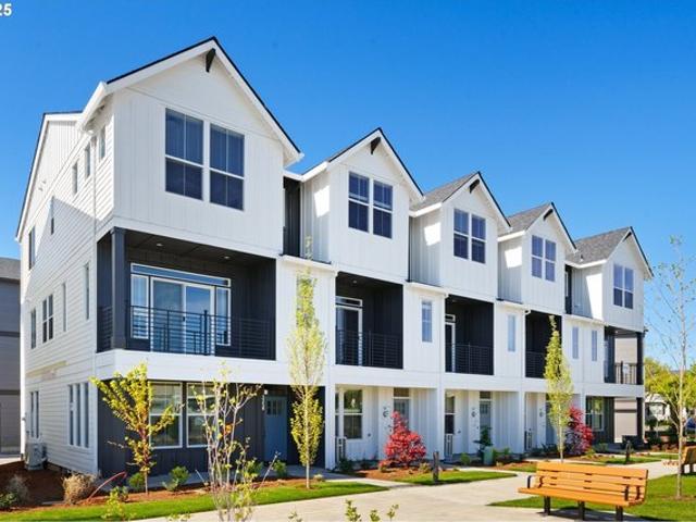 Townhouse for sale in Oregonia