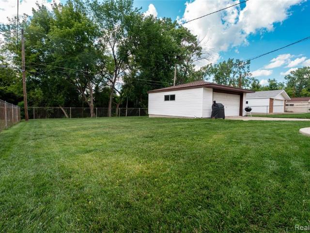 House for sale in Fraser, Michigan