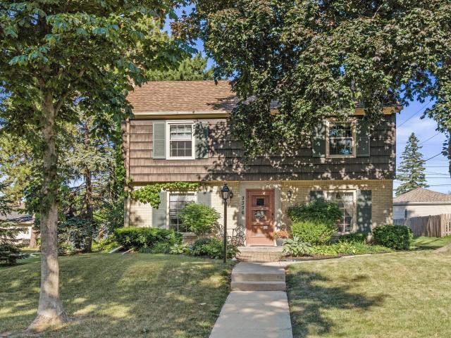 House for sale in Greenfield Park, Wisconsin