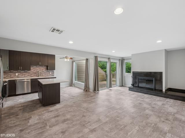 Townhouse for sale in North Chicago