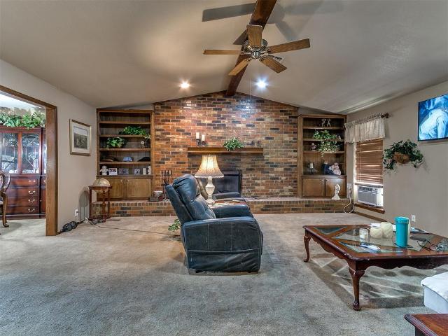 House for sale in Yukon, Canadian County