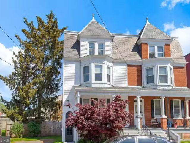 House for sale in Lancaster