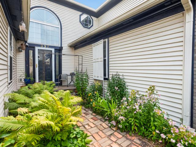Townhouse for sale in West Chicago, Illinois