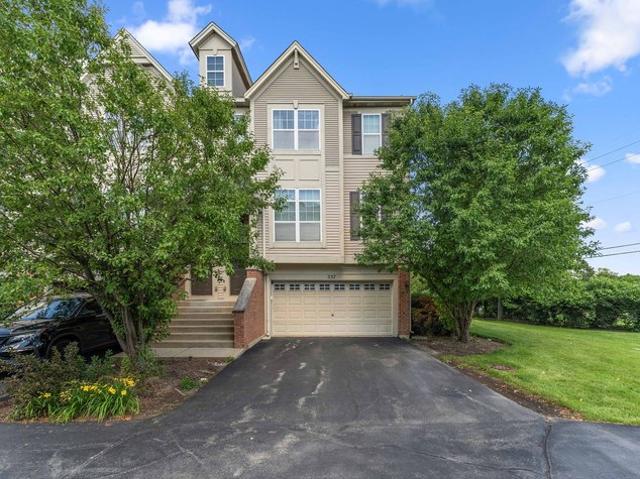 Townhouse for sale in Aurora, Illinois