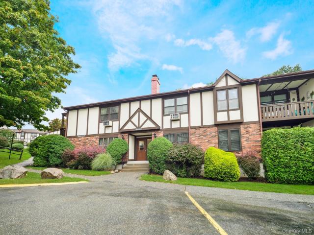 Condo for sale in Valley Cottage, Rockland County