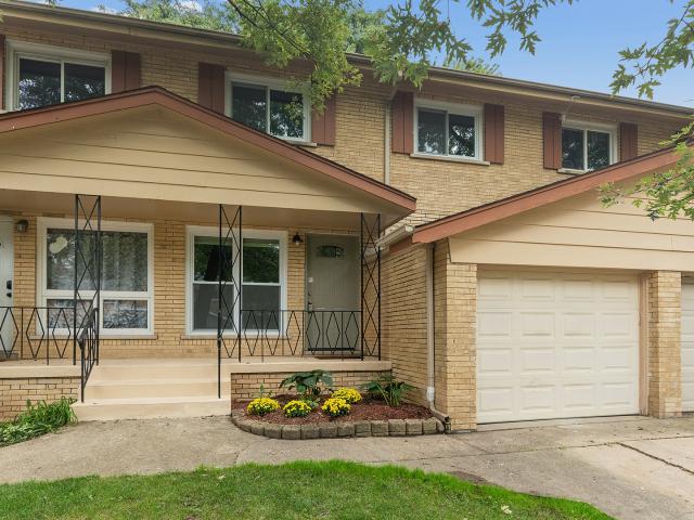 Townhouse for sale in New Lenox, Illinois