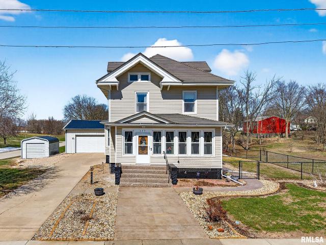 House for sale in Oneida, Illinois