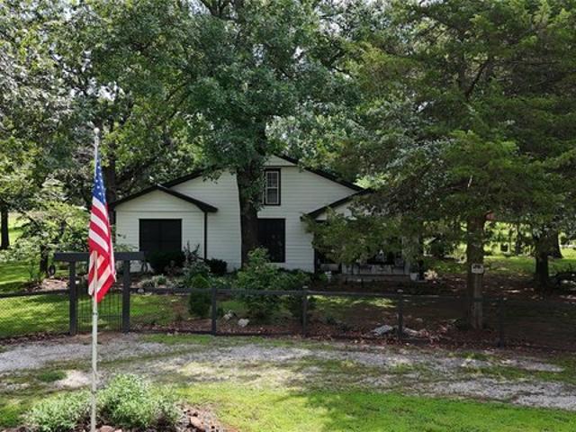 House for sale in Big Cabin, Oklahoma