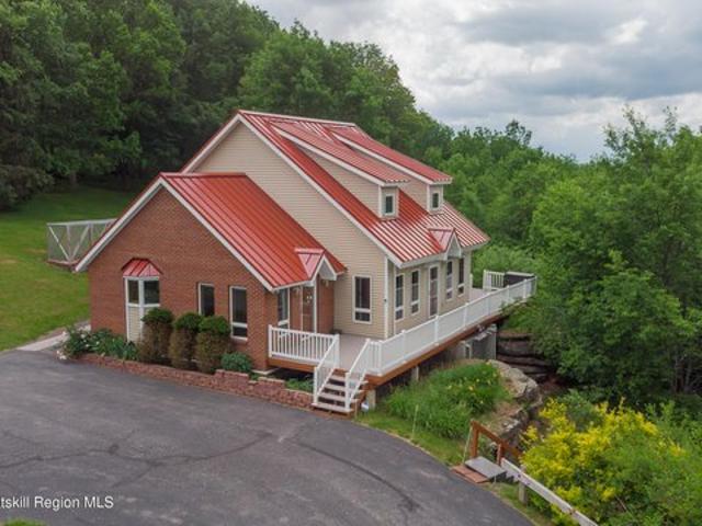 House for sale in Harpersfield, New York