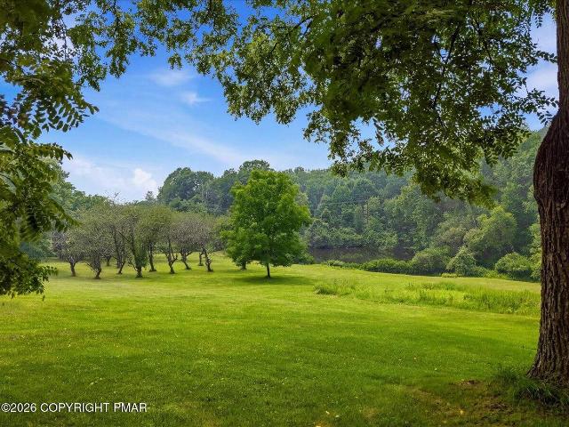 House for sale in Hamilton Township, Monroe County