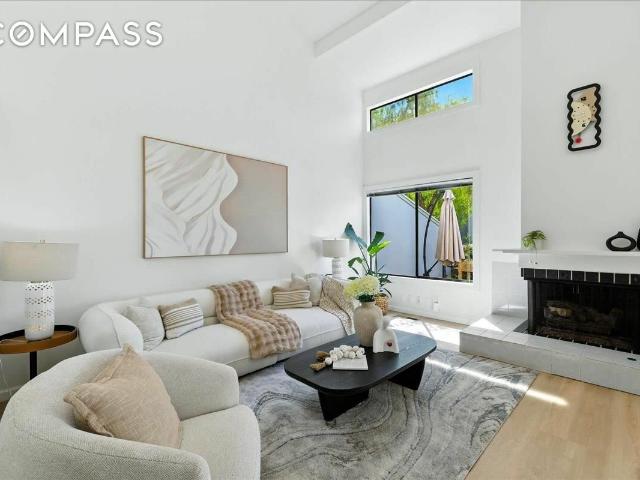 Townhouse for sale in San Mateo