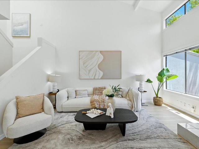 Townhouse for sale in San Mateo