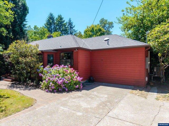 House for sale in Oregonia
