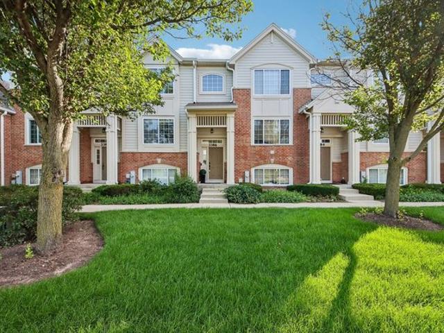 Townhouse for sale in Elgin, Illinois