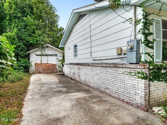 House for sale in Bay Saint Louis, Mississippi