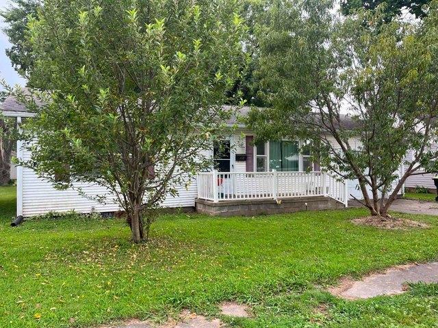 House for sale in Roodhouse, Illinois